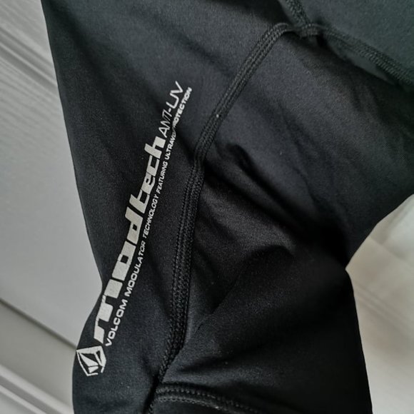 Volcom UPF - Picture 4 of 5